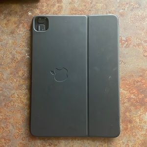 Apple keyfolio case for 11”